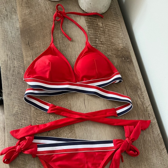 Two piece bikini - Picture 2 of 3